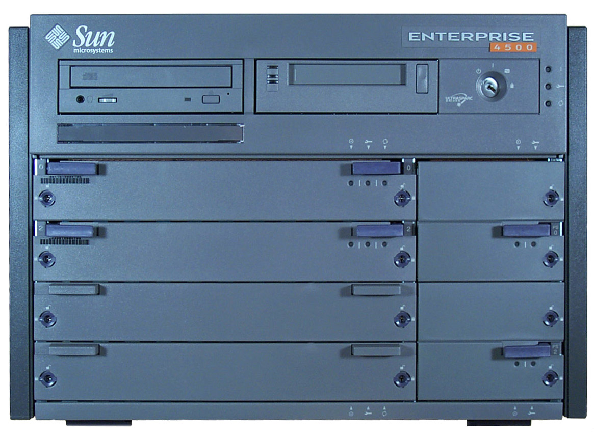 Sun Enterprise 4500 Front Zoom